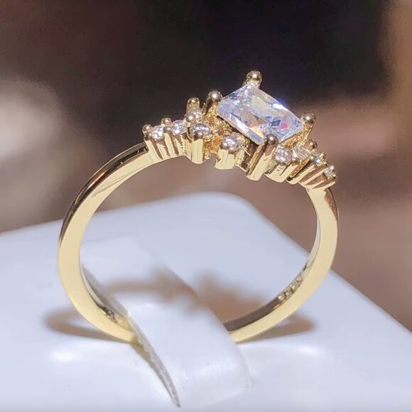 18k Gold Dainty Princess Cut Diamond Ring - Picture 7 of 11